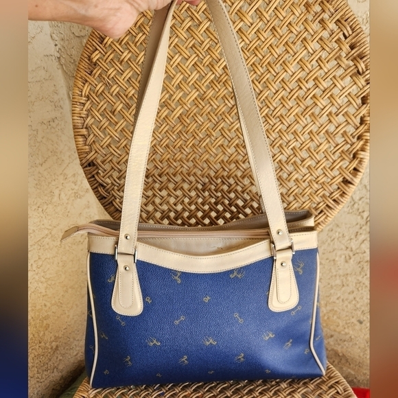 Petusco Genuine Leather Equestrian Pattern Made in Spain Handbag - Picture 2 of 12